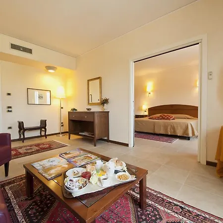 Hotel Grand 4*